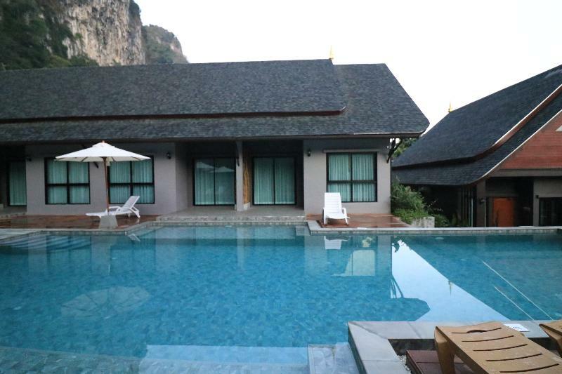 The Scene Cliff View Villas By Swiss-Belhotel Krabi town Buitenkant foto